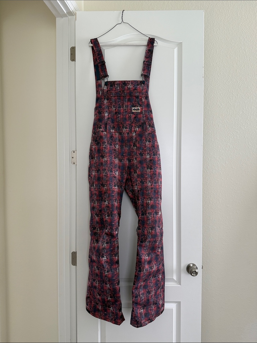 Burton Women’s Avalon bib pant floral plaid size small snowboard ski overalls